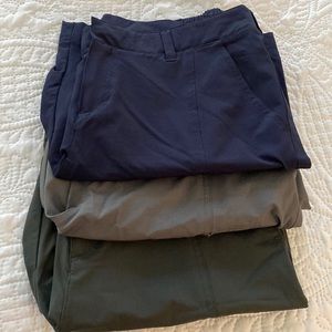 32 Degrees Cool Lot of 3 Ladies Cargo shorts Size Medium- Excellent condition!